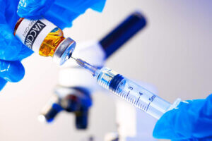 Vaccins bivalents (UnlimPhotos)