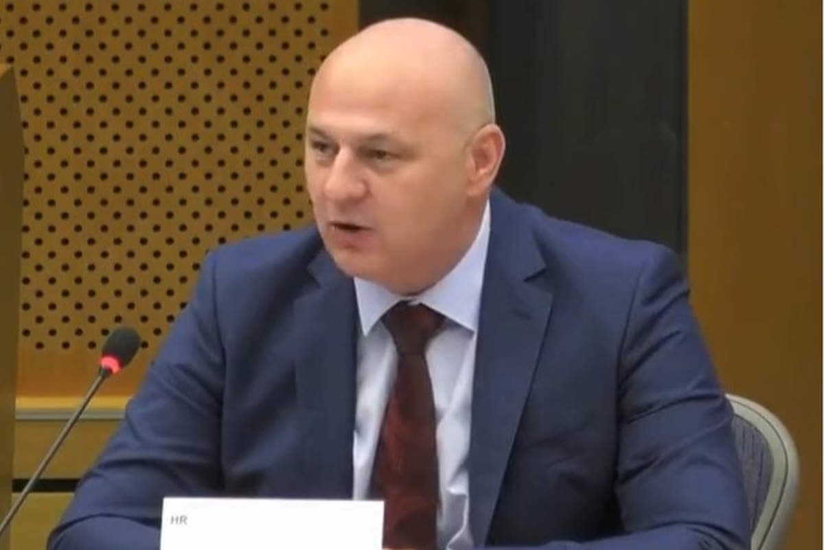 Le député européen Mislav KOLAKUŠIĆ (capture twitter)
